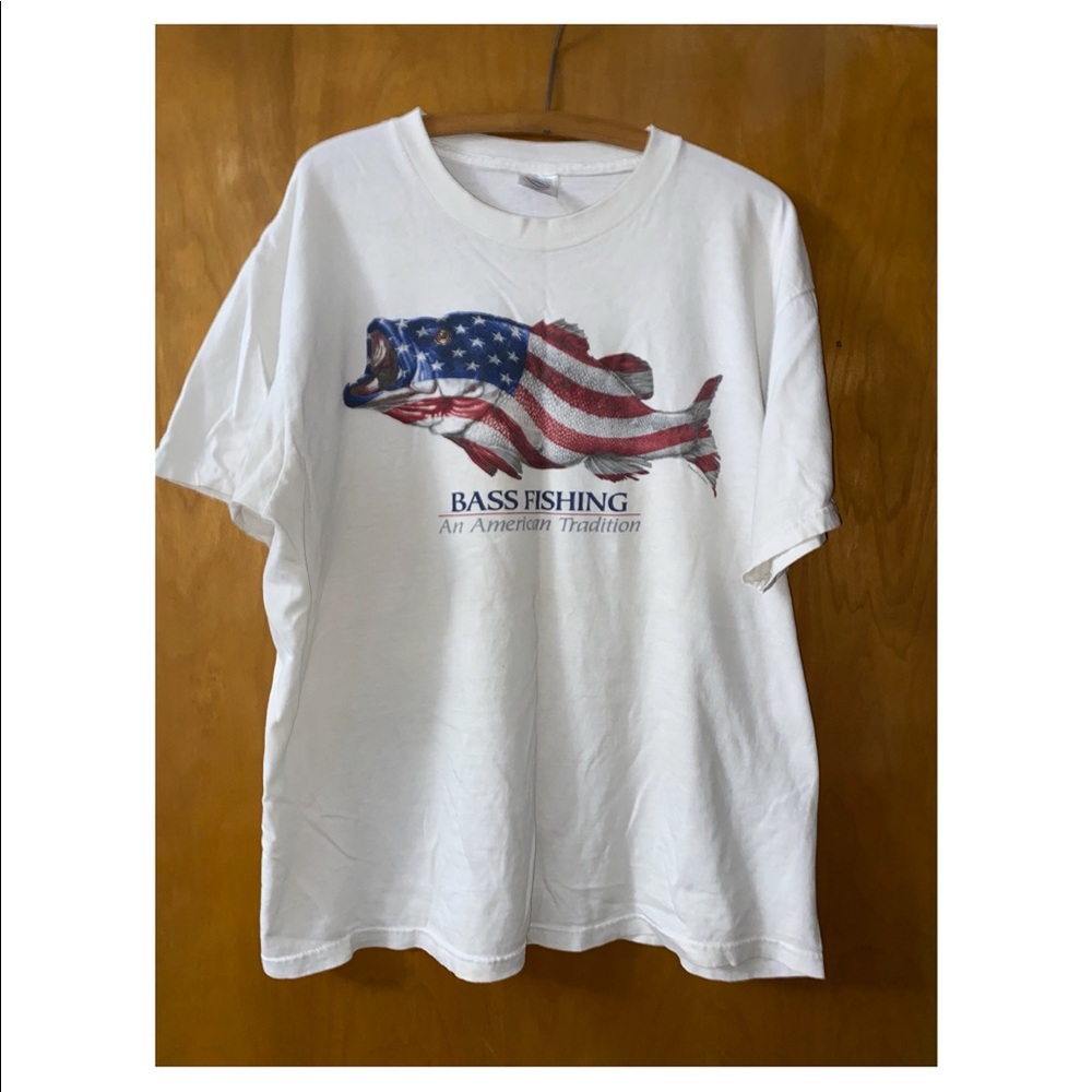 VTG 00s Bass Fishing t shirt